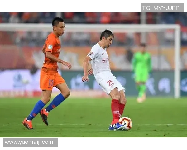 2018年鲁能与上港激战回顾：精彩瞬间与战术分析全记录